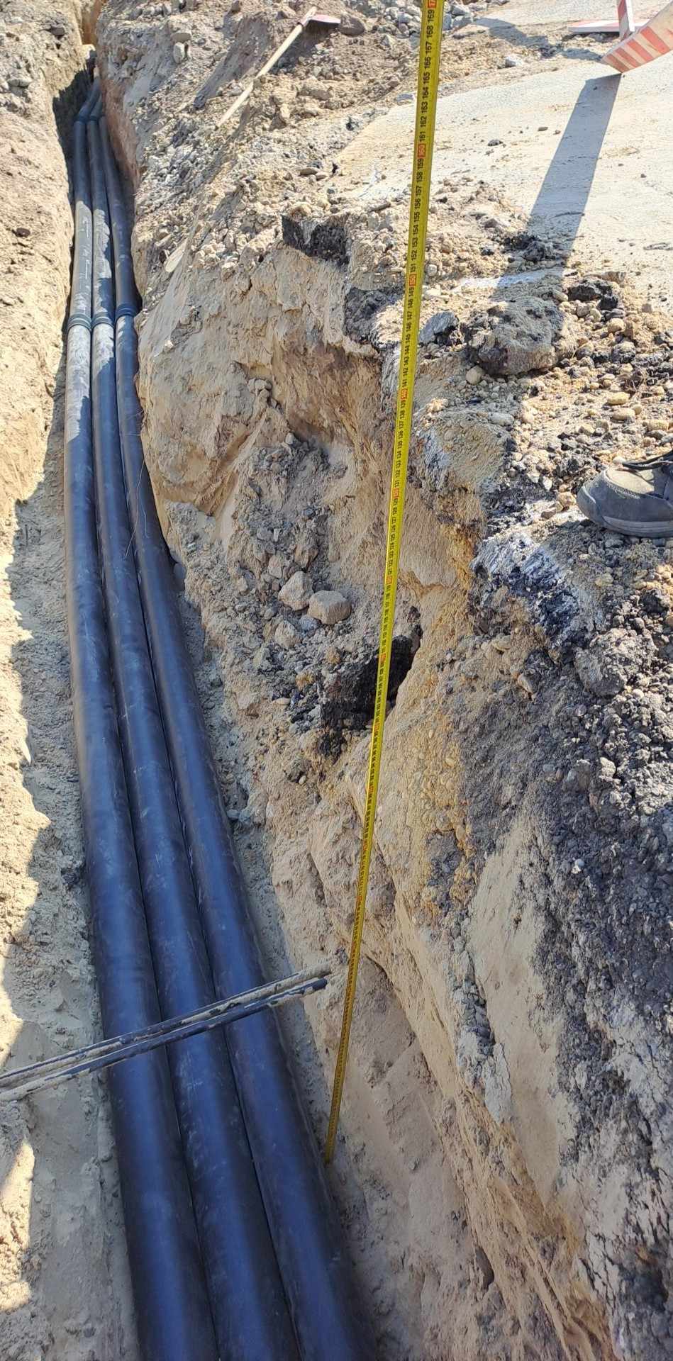 Földkábel fektetése kábelárokban